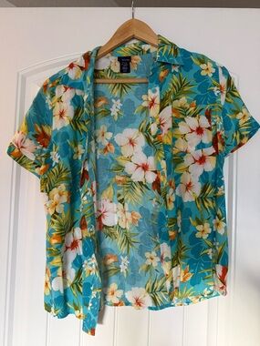 Vintage Floral Hawaiian Button-Down Shirt